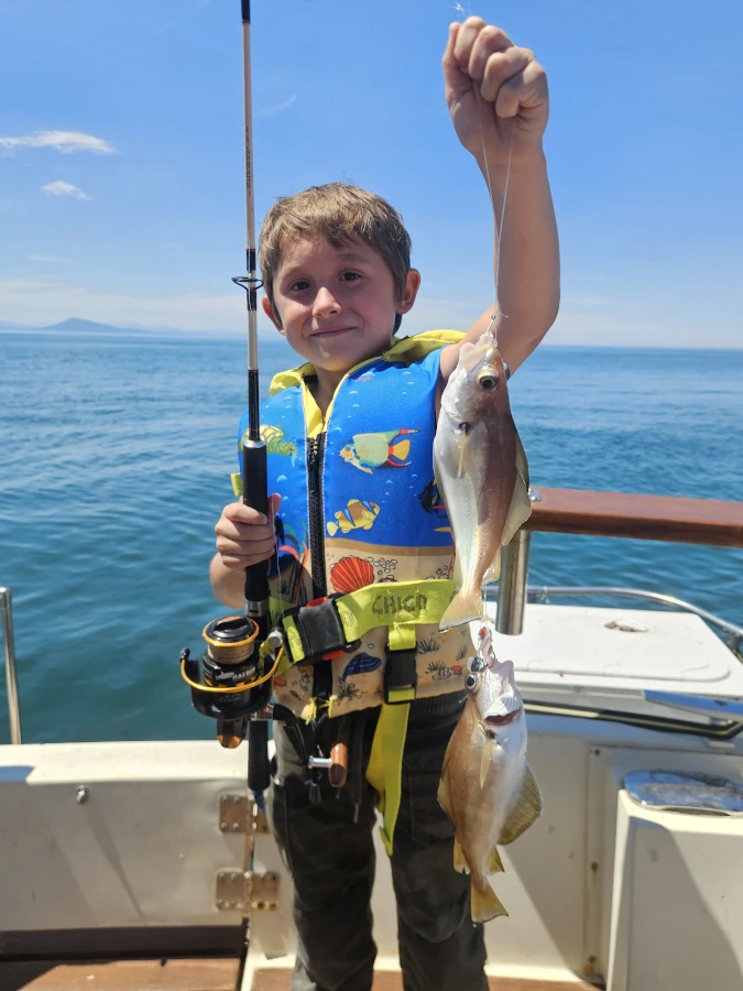 enfant en sortie pêche en mer au départ d'anglet